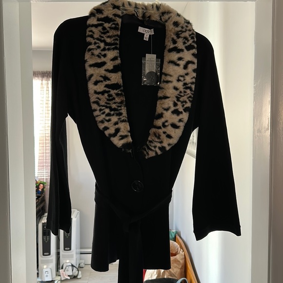 NEW WITH TAGS CACHE BLACK FAUX FUR COLLAR SWEATER - Picture 1 of 7